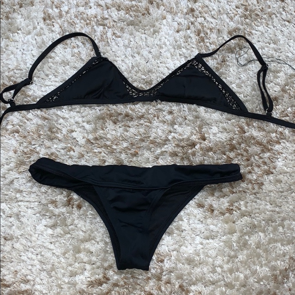 SWIMSPOT BLACK CHEEKY BIKINI